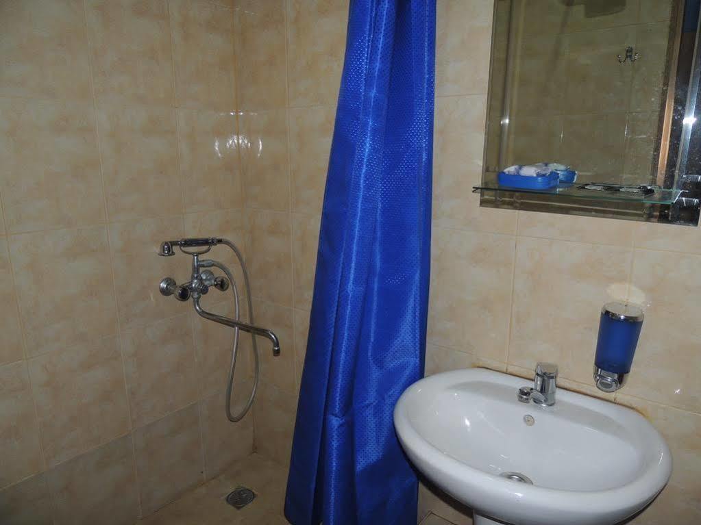 Visit Hotel 第比利斯 外观 照片