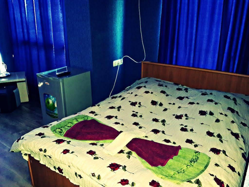 Visit Hotel 第比利斯 外观 照片