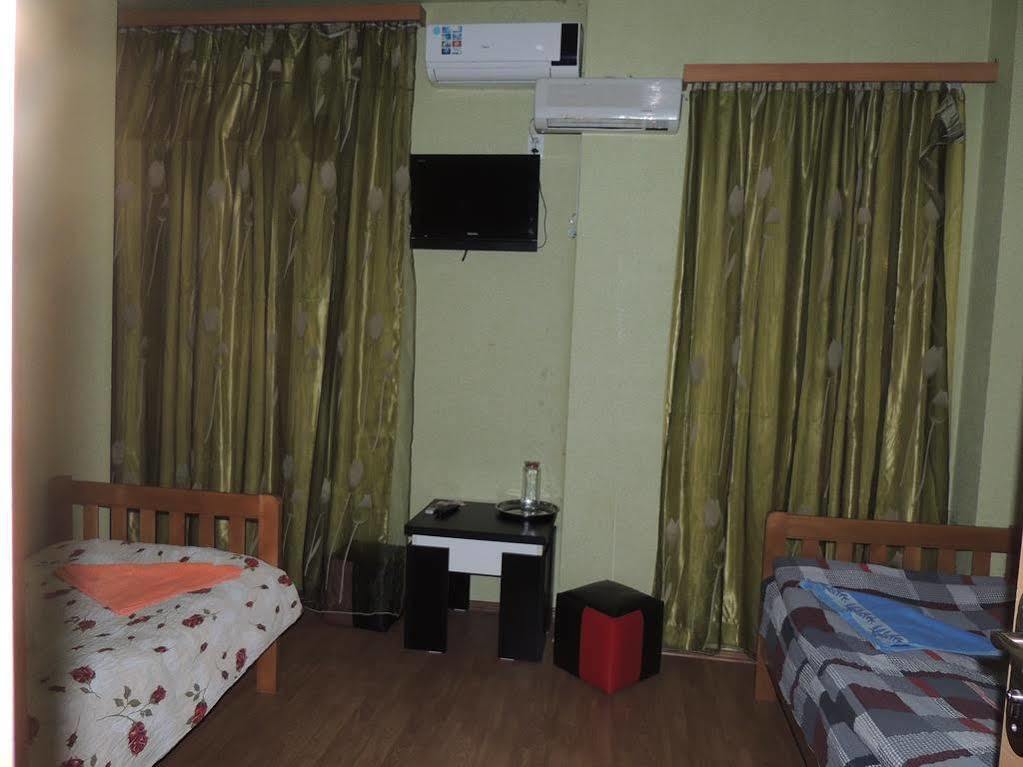 Visit Hotel 第比利斯 外观 照片