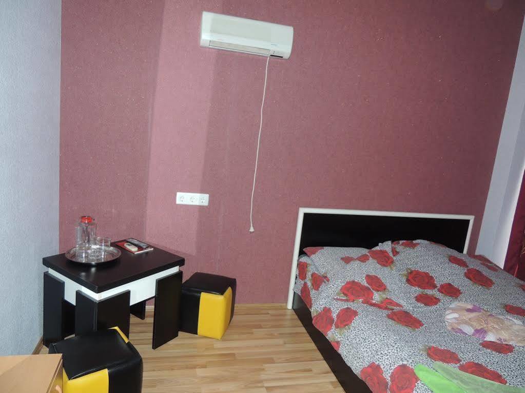 Visit Hotel 第比利斯 外观 照片