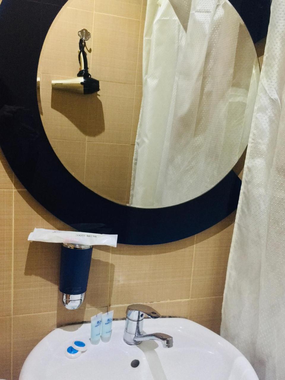Visit Hotel 第比利斯 外观 照片